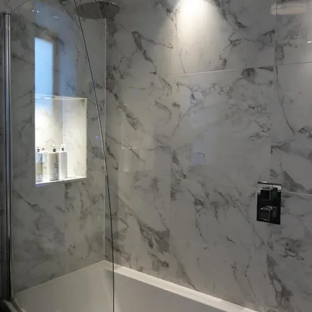 דירה Stunning In Frenchay בריסטול