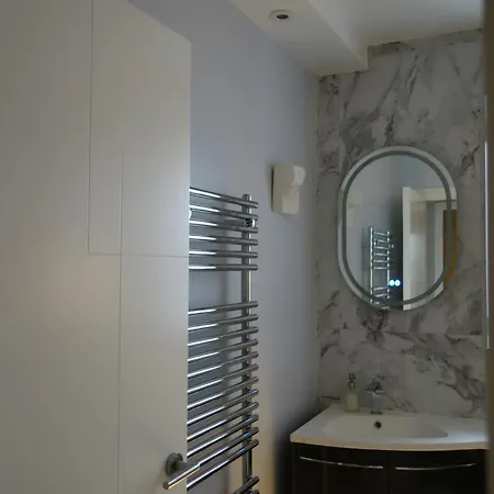 Stunning In Frenchay Lägenhet