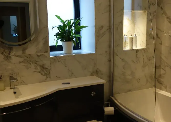 Apartment Stunning In Frenchay Bristol