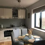 Stunning In Frenchay Daire Bristol
